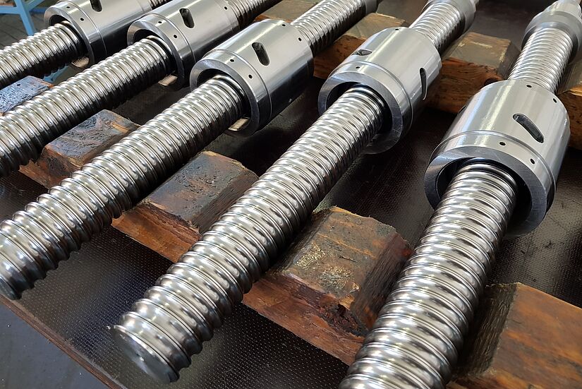 Kugelgewindetriebe KGT, Gewindespindeln Kugelgewindetriebe KGT, Gewindespindeln